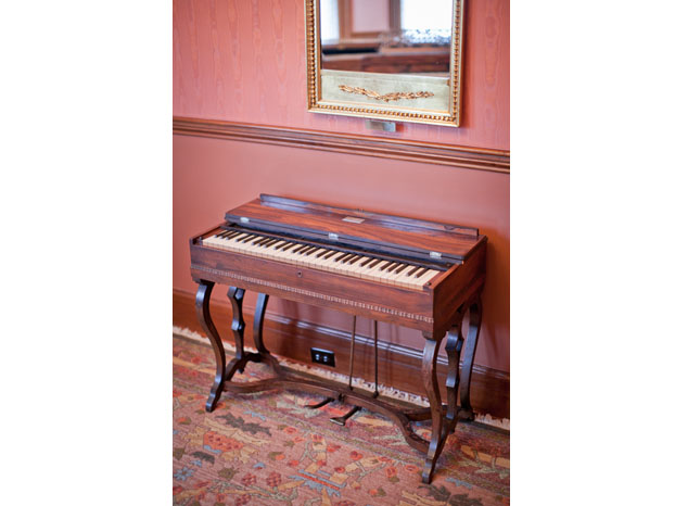 Melodeon Organ